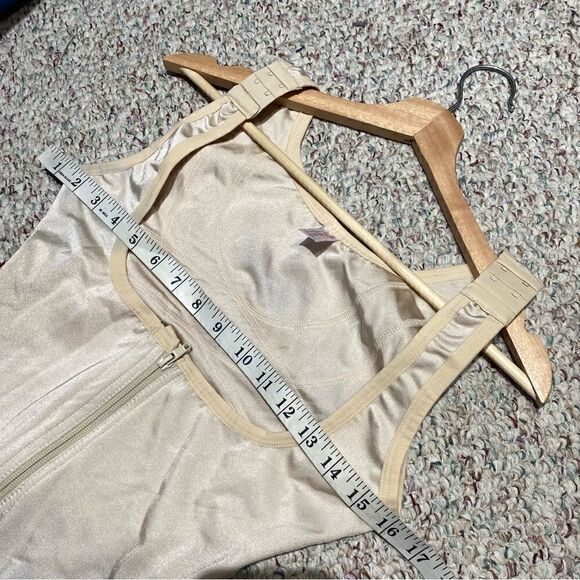 Nubia Shapewear  Zippered Tank Top Womens Size Small - Picture 9 of 9